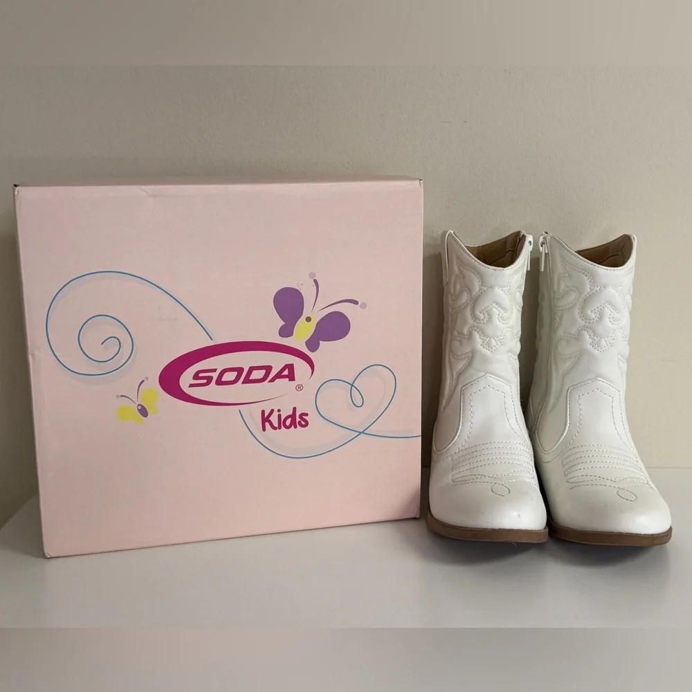Soda: Girls Western Cowboy Stitched Low Heel Boots, Size 3